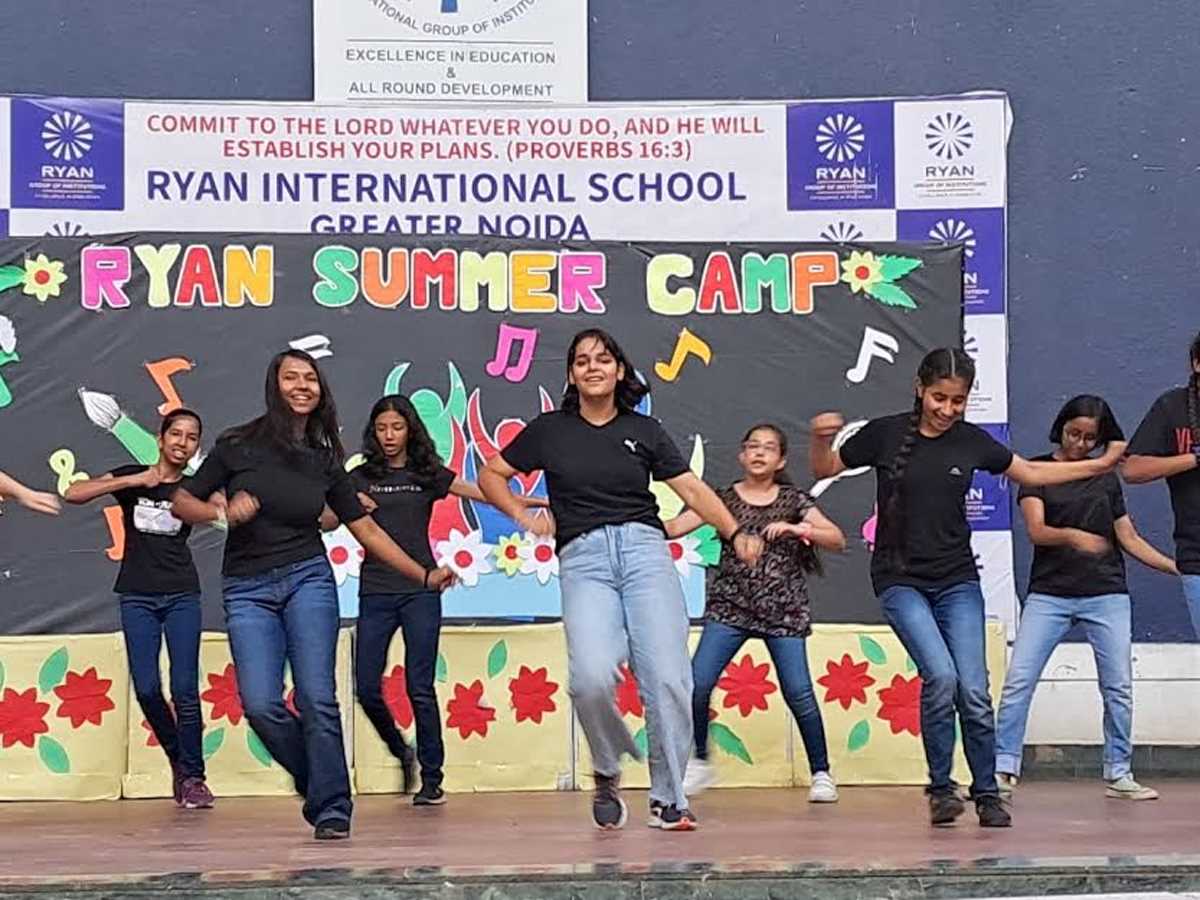 समर कैंप में बच्चों ने रचनात्मक कौशल को सीखा